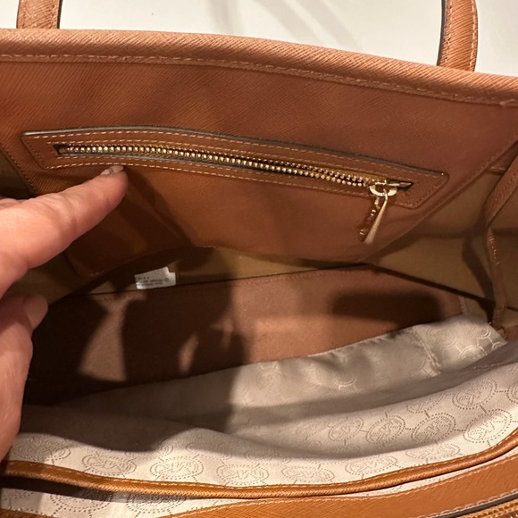 Michael Kors Brown Tote Bag with Timeless Design - Picture 7 of 9